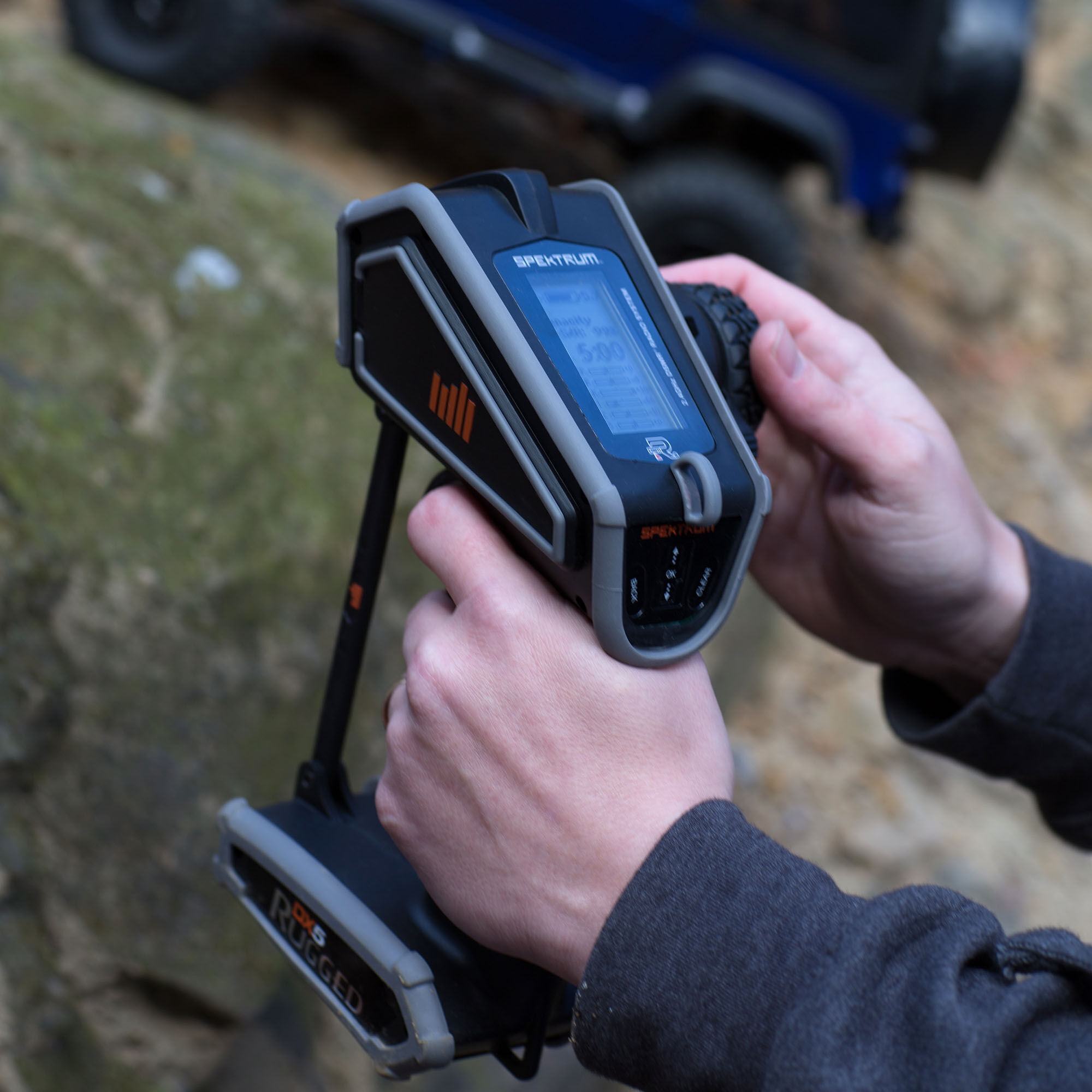 DX5 Rugged 5-Channel DSMR Transmitter with SR6200A | Spektrum